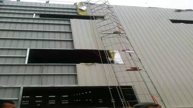 沈陽鋼結構彩鋼板工廠